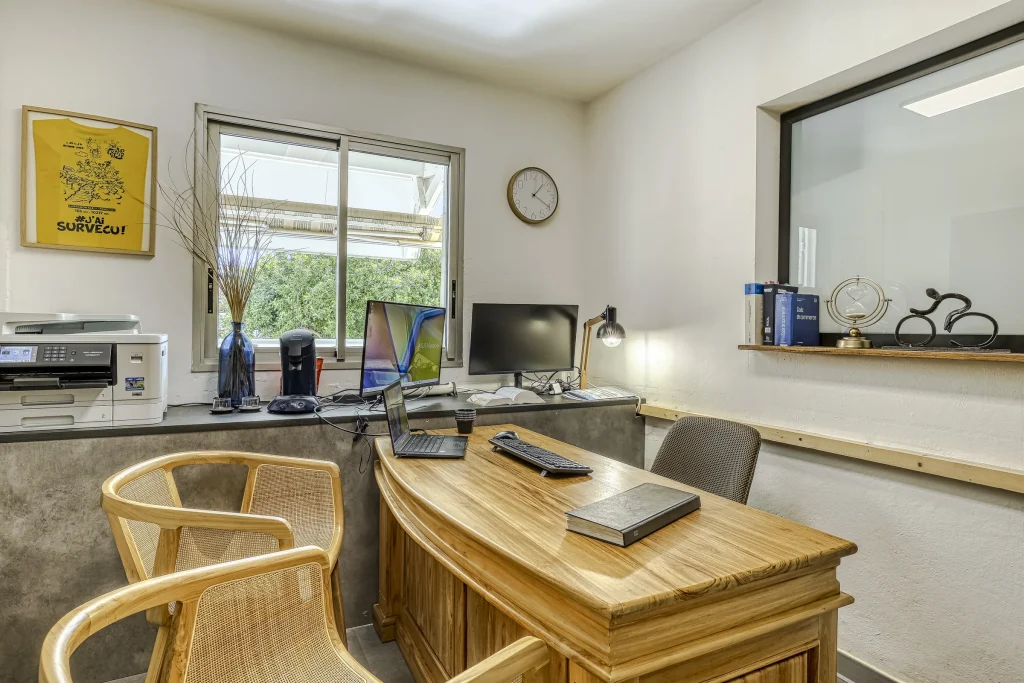 Bureau du cabinet à Saint-Pierre